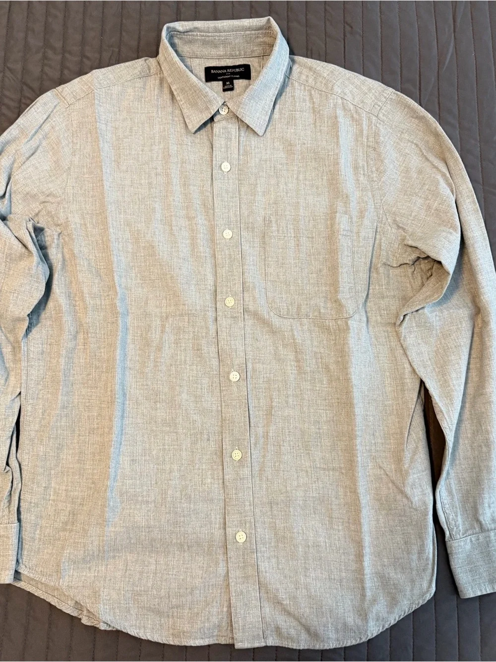 Banana Republic Light Gray Casual Button-Down Lightweight Flannel Shirt